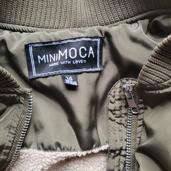 Green Bomber Jacket 🧶 - Picture 3 of 11